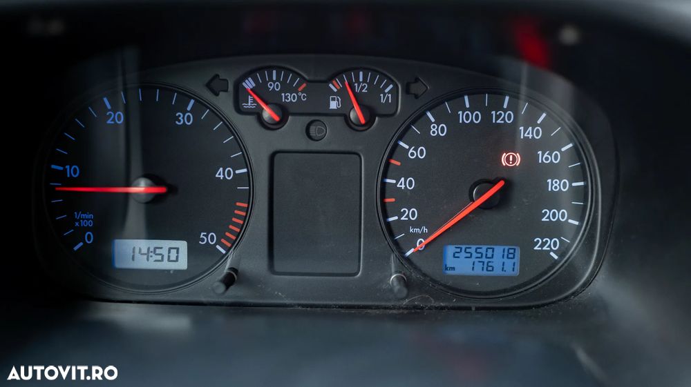 Volkswagen Transporter - 8