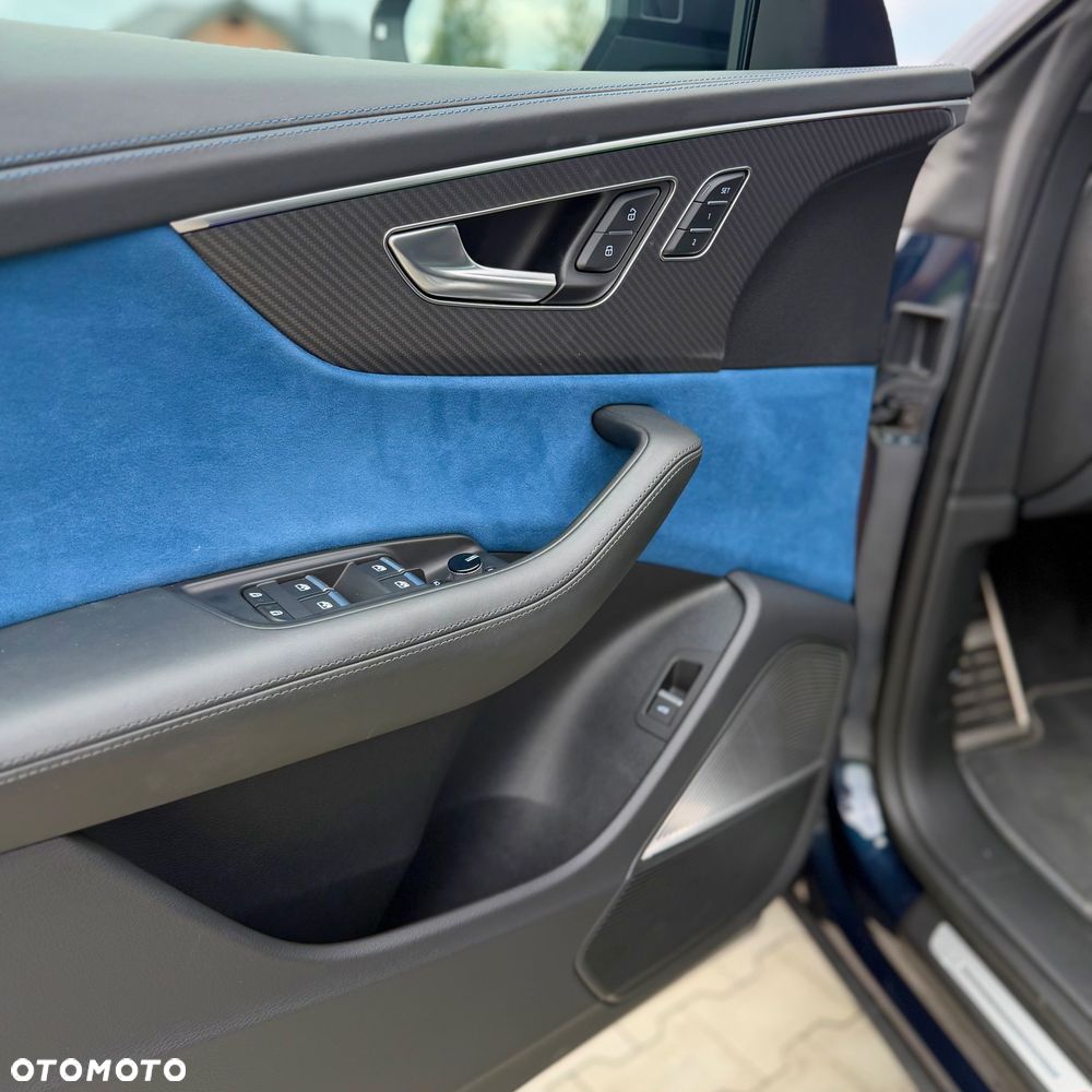 Audi SQ8 TFSI Quattro Tiptronic - 4