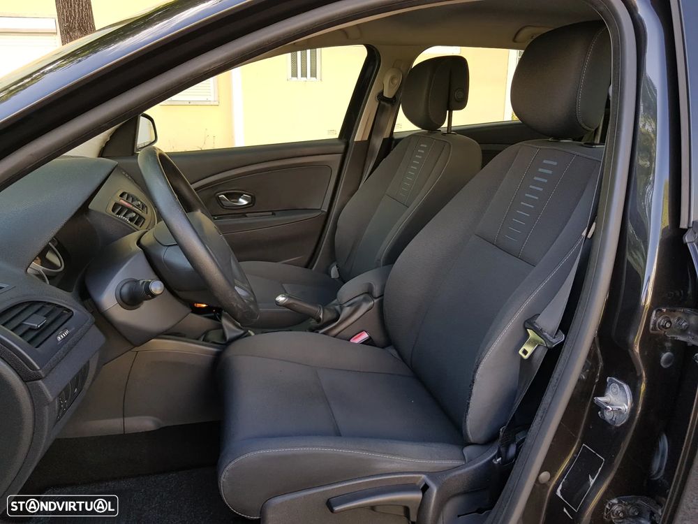 Renault Mégane Sport Tourer 1.5 dCi Dynamique - 23