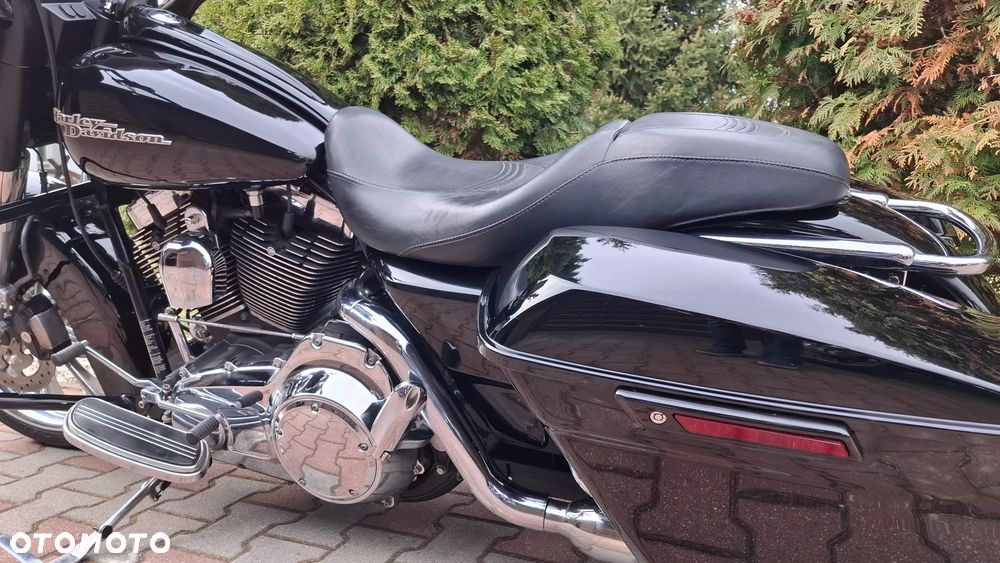 Harley-Davidson Touring Street Glide - 16