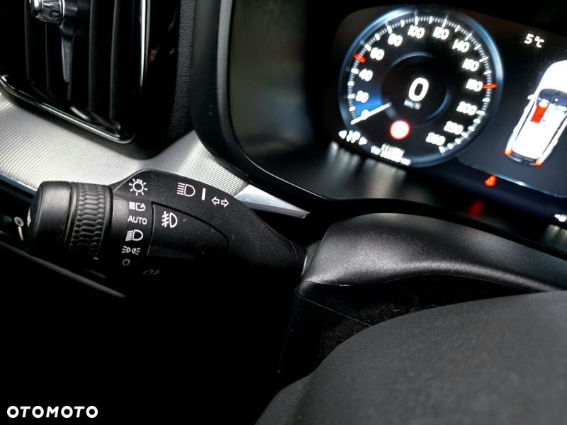 Volvo XC 60 B5 D AWD Geartronic RDesign - 24