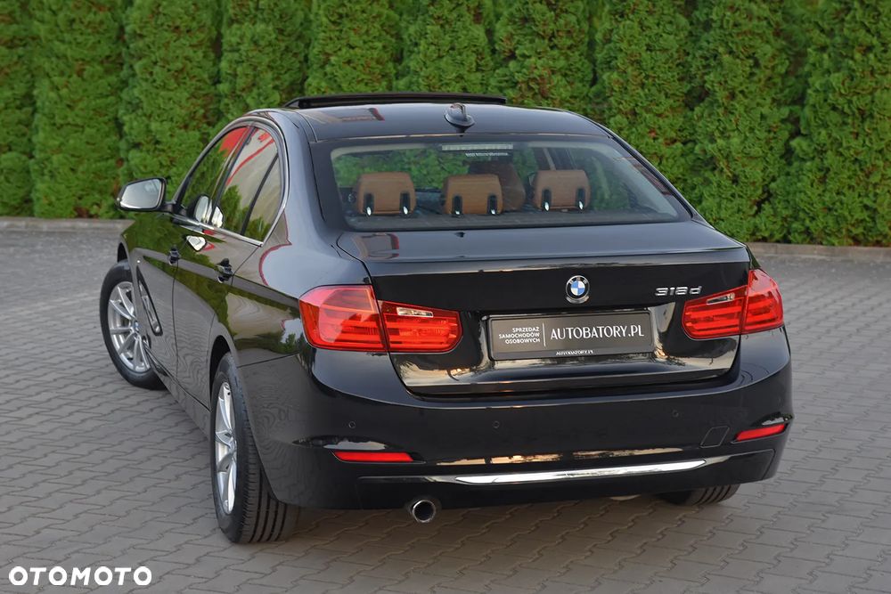 BMW Seria 3 318d Luxury Line - 11