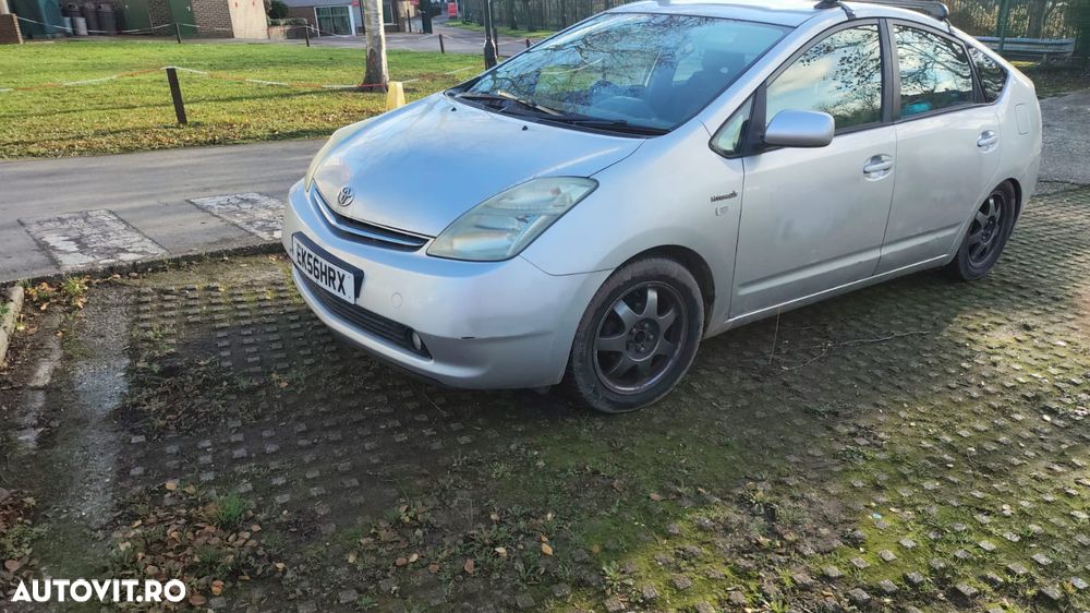 Toyota Prius - 1