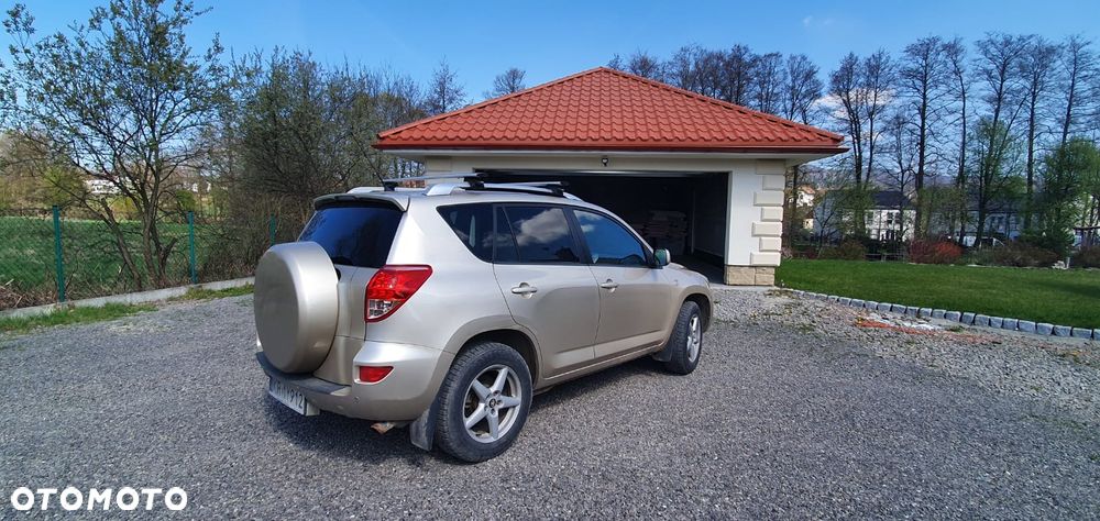 Toyota RAV4 2.2 D-4D Sol - 2