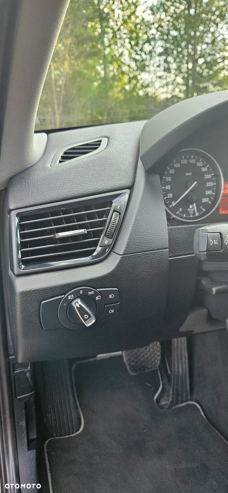 BMW X1 xDrive20d - 9