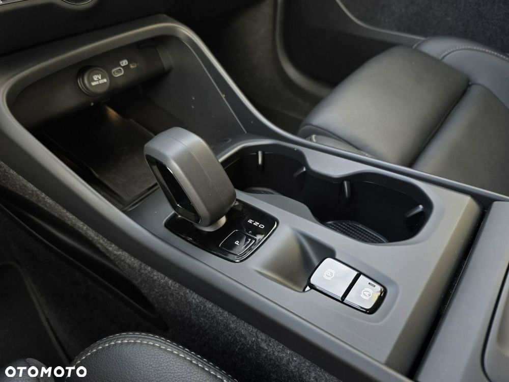 Volvo XC 40 B3 Core - 26
