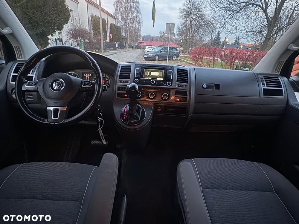Volkswagen Multivan - 16