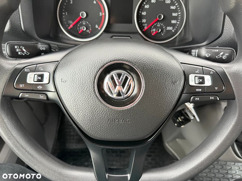 Volkswagen CRAFTER L2H2 Model 2021r WZMOCNIONY VAN 3 osobowy Silnik 2.0TDI 140KM bez BiTurbo! Euro6, Duża ładowność 1.2t, DMC:3.5t, Homologacja VAT-1 Zabudowa paki BOTT, Bogate wyposażenie! OPONY Jak nowe, Fabryczne ogrzewanie oraz wentylacja pojazdu ze zdalnym sterowaniem OEM Eberspacher Airtronic M2 3,5kW, Android Auto, Apple CarPlay, Parktroniki, Kamera, Nawigacja, Drzwi tył 270' Fotel pilot pneumatyczny z masażem! - 39