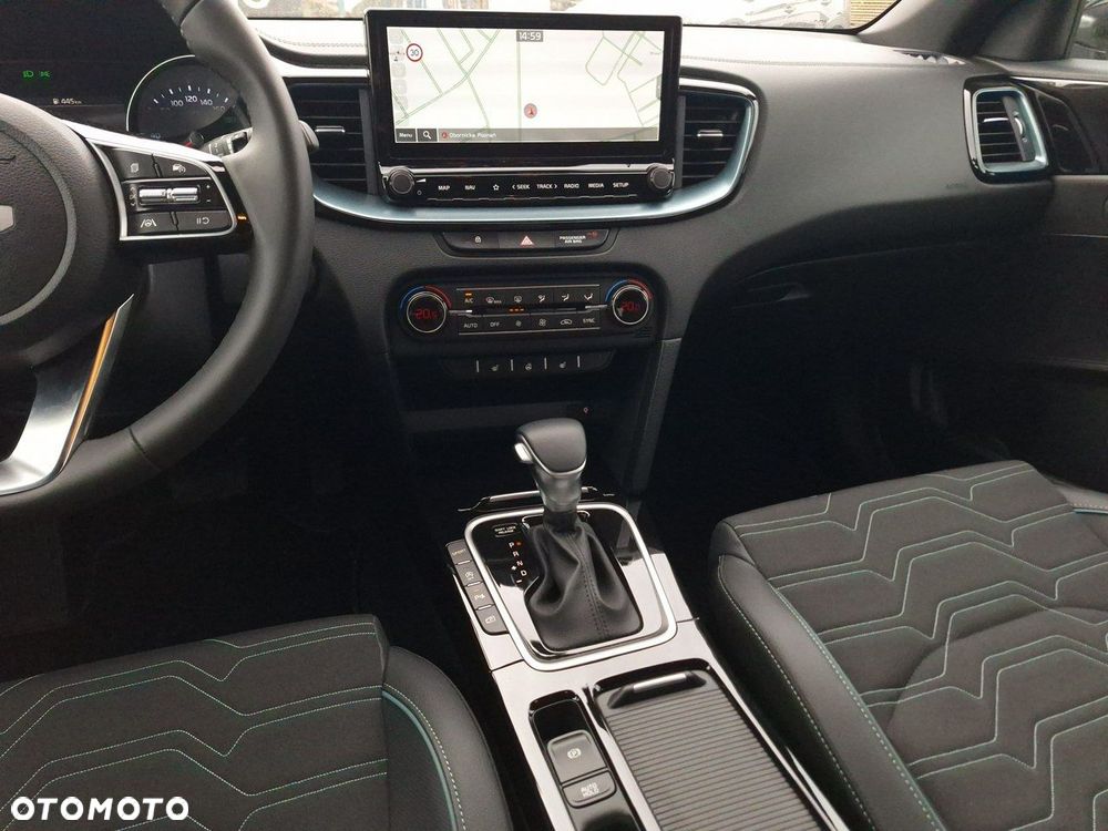 Kia XCeed 1.6 T-GDI Tribute DCT - 17