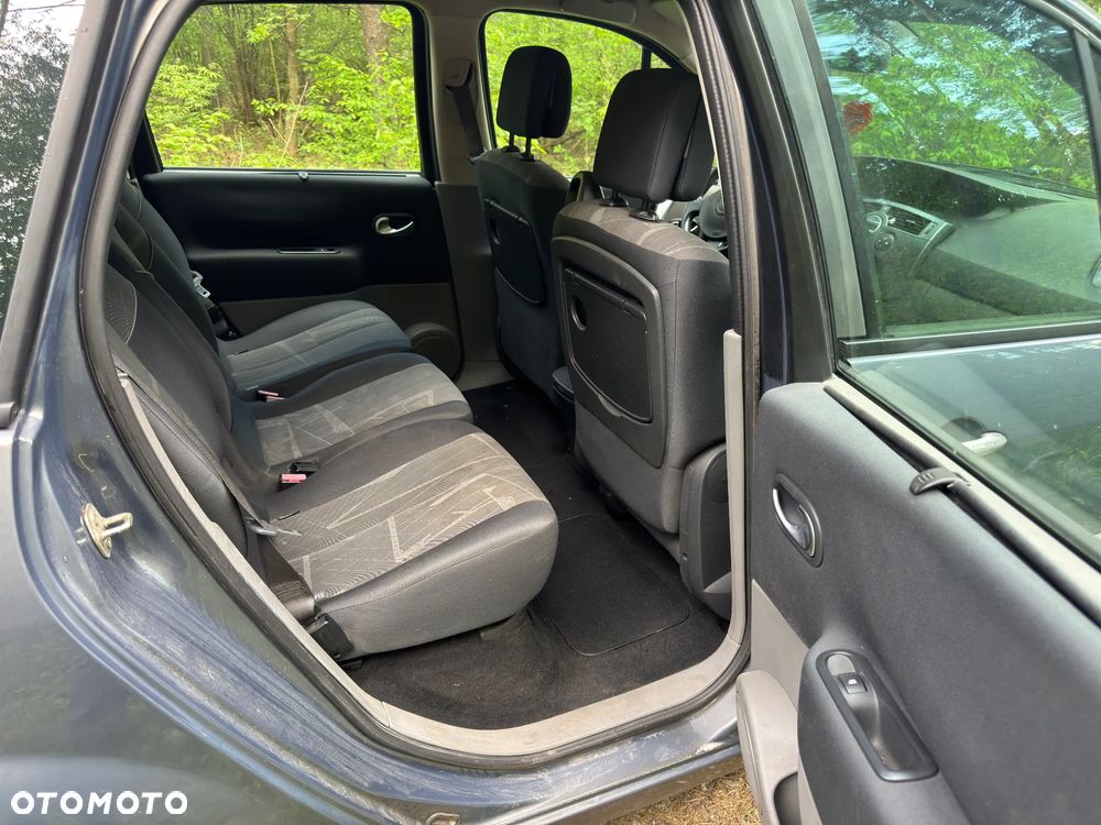 Renault Scenic 1.6 16V Dynamique - 9