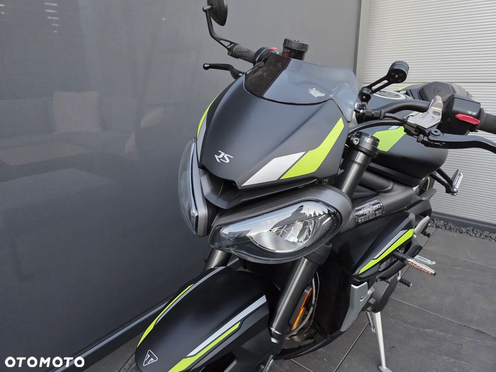 Triumph Street Triple - 1