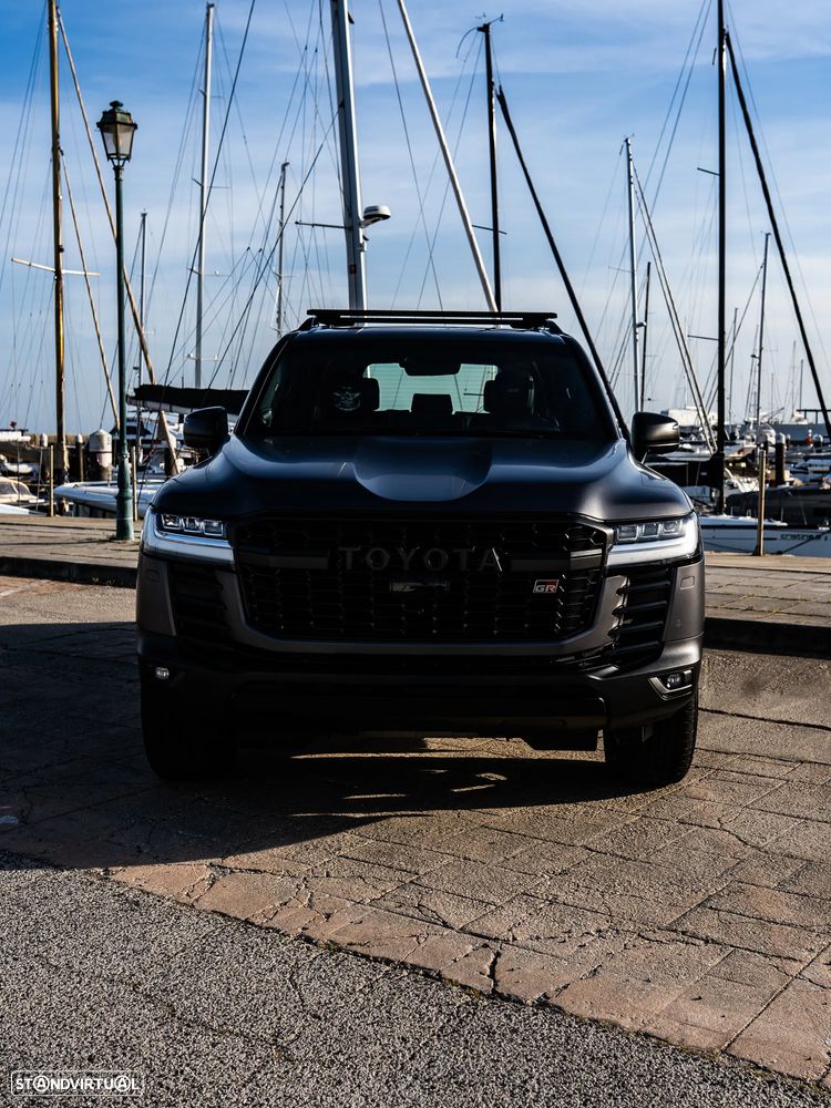 Toyota Land Cruiser - 2