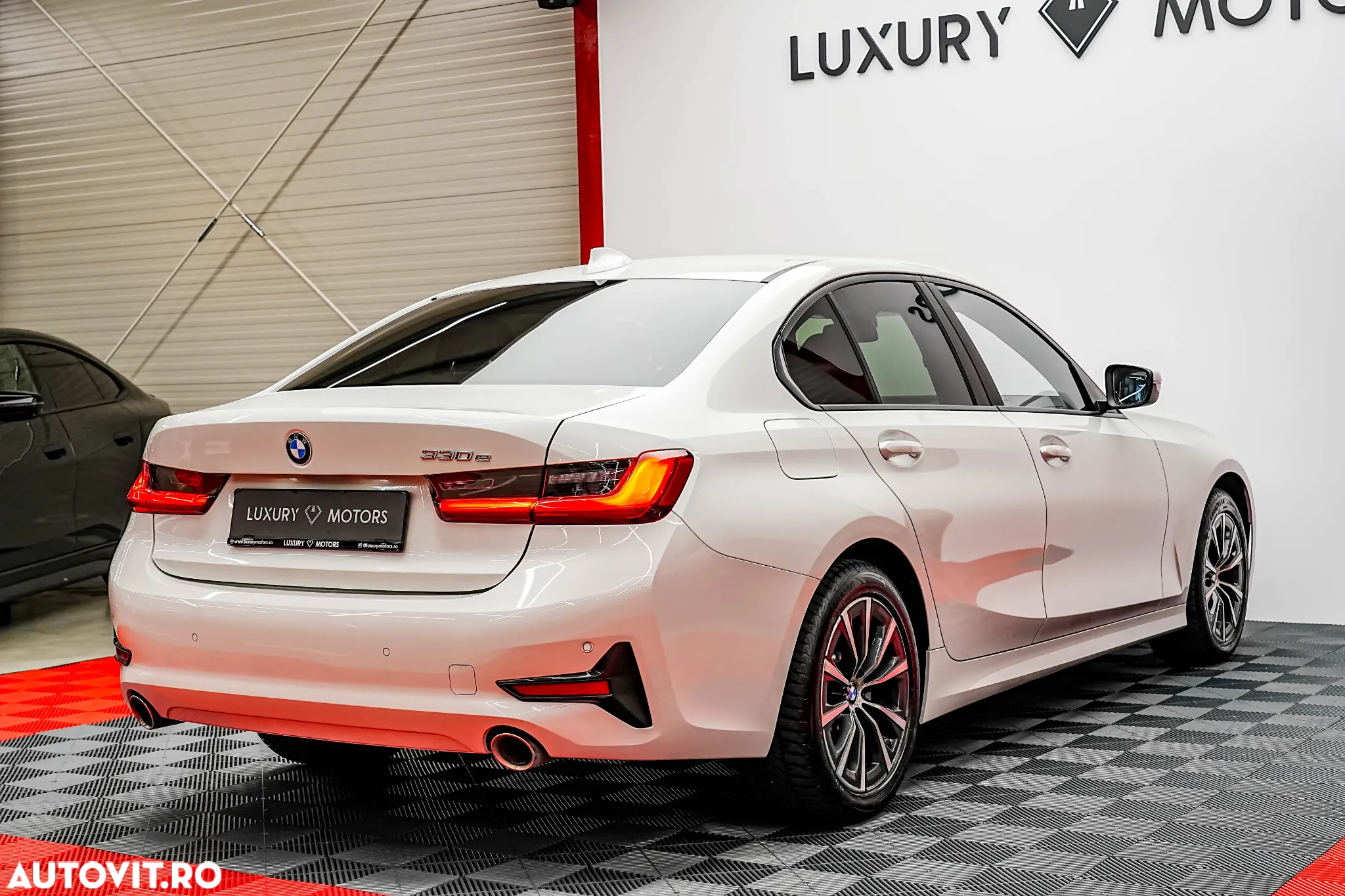 BMW Seria 3 330e Aut. Sport Line - 18