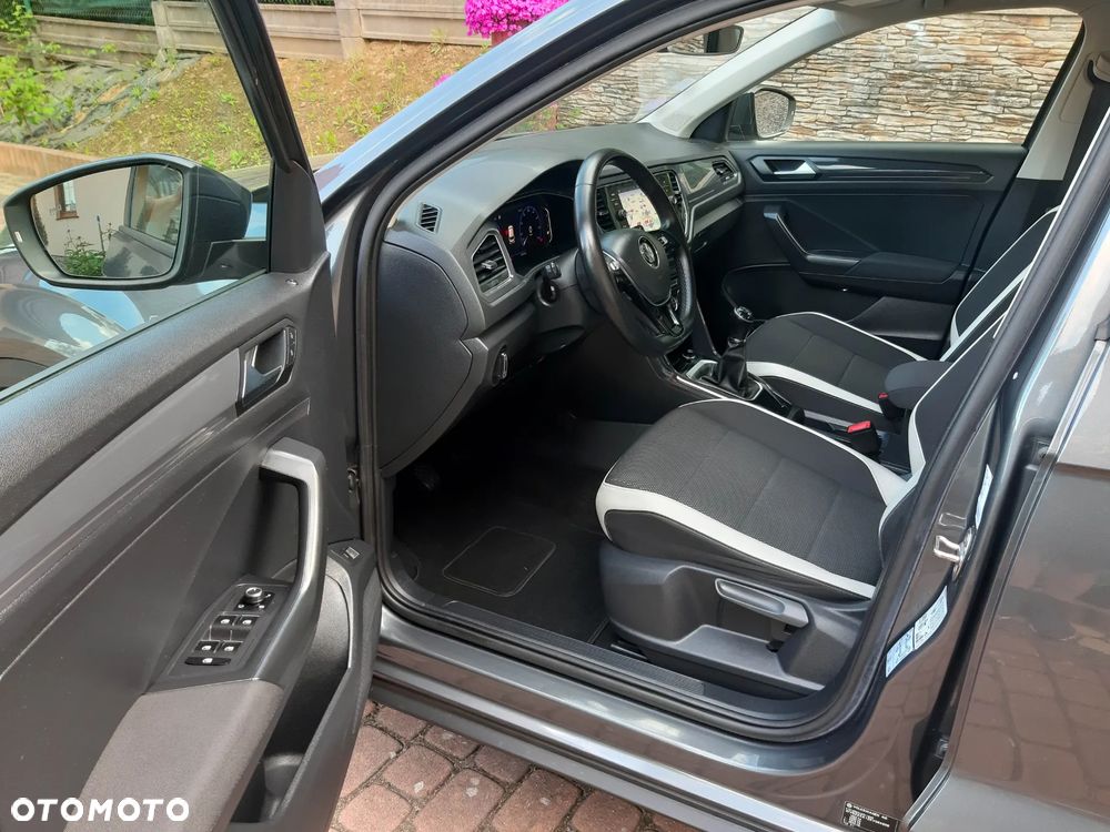 Volkswagen T-Roc - 13
