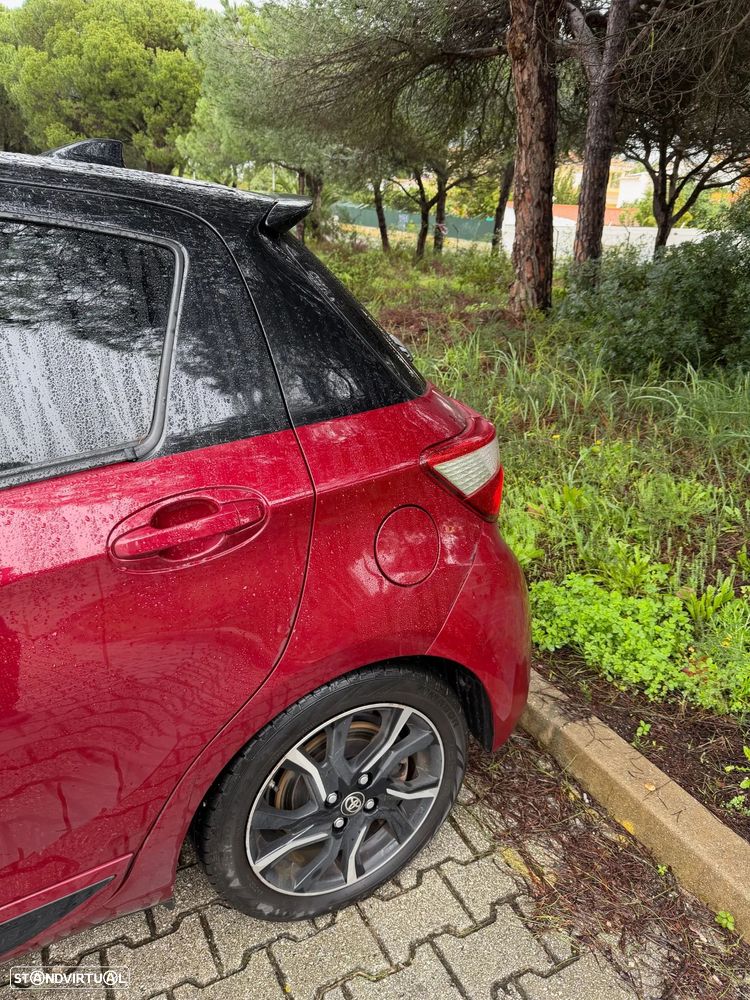 Toyota Yaris 1.5 HSD Square Collec.Red - 4