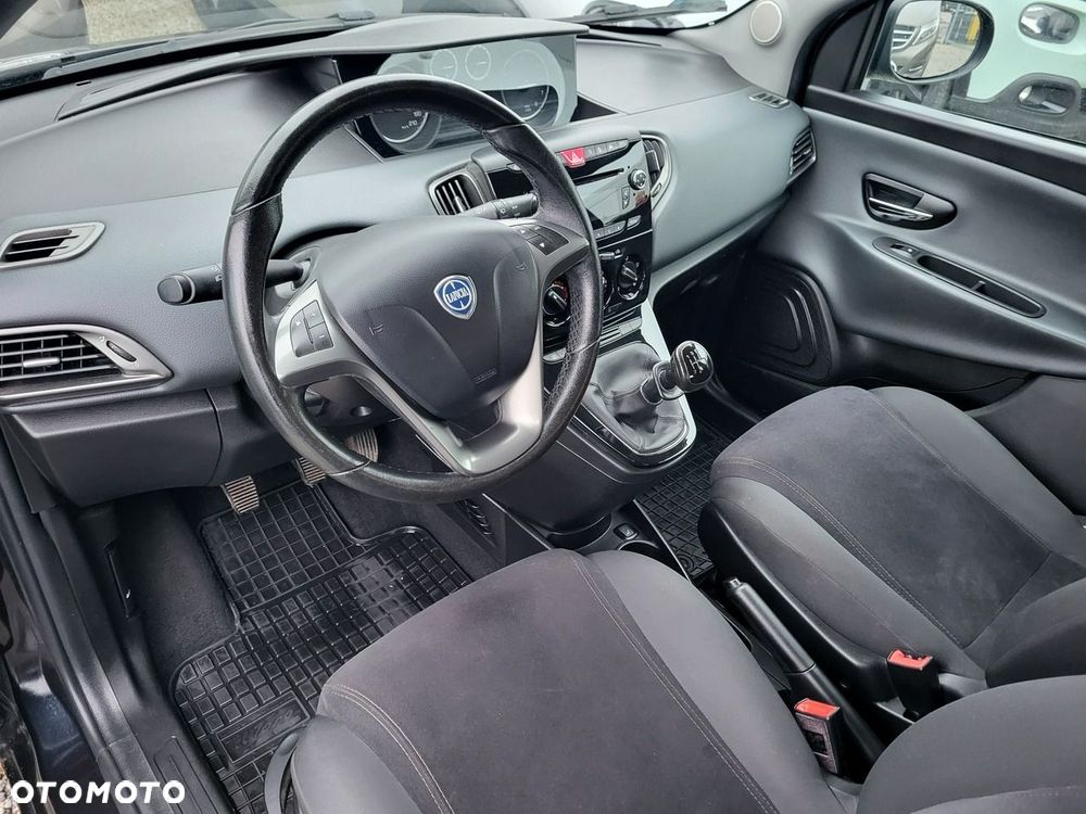 Lancia Ypsilon - 20