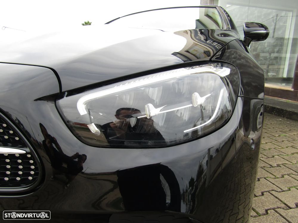 Mercedes-Benz E 200 AMG Line - 3