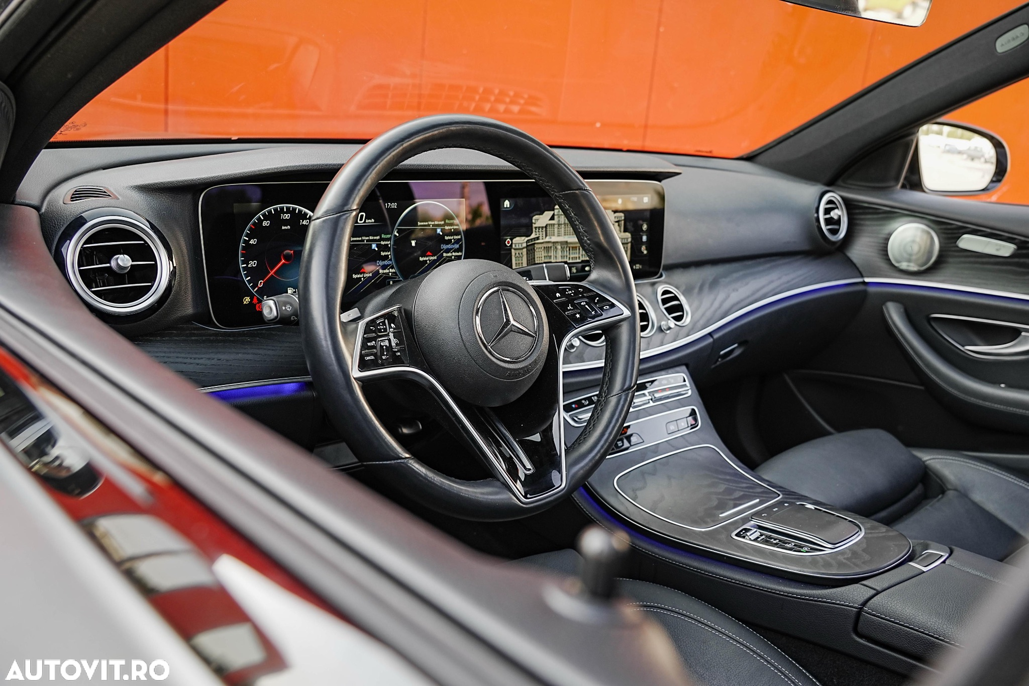 Mercedes-Benz E 200 4Matic T 9G-TRONIC AMG Line - 17