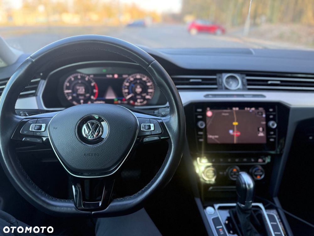 Volkswagen Passat - 19