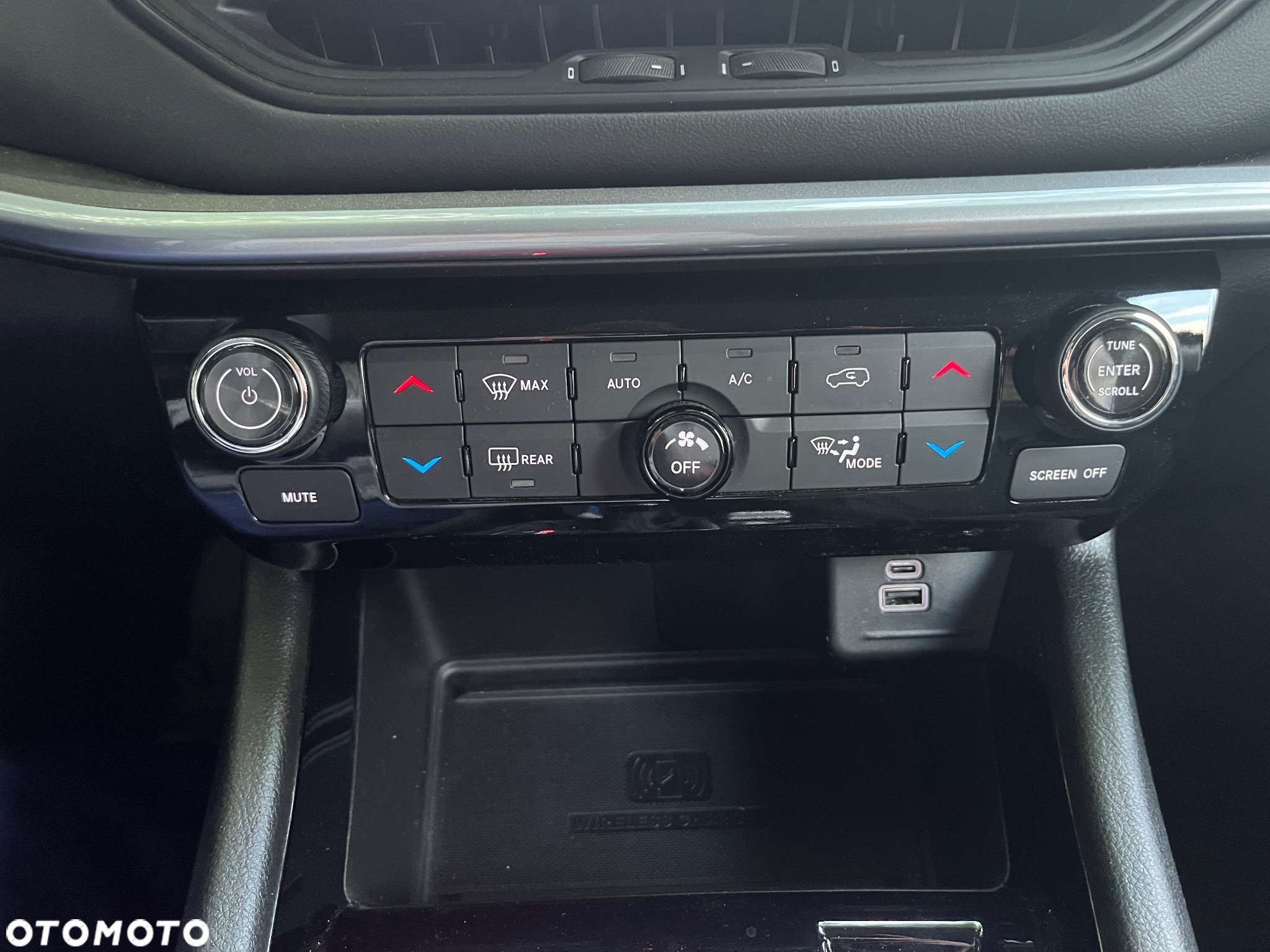Jeep Compass 1.3 T4 4xe PLUG-IN HYBRID Automatik Limited - 25