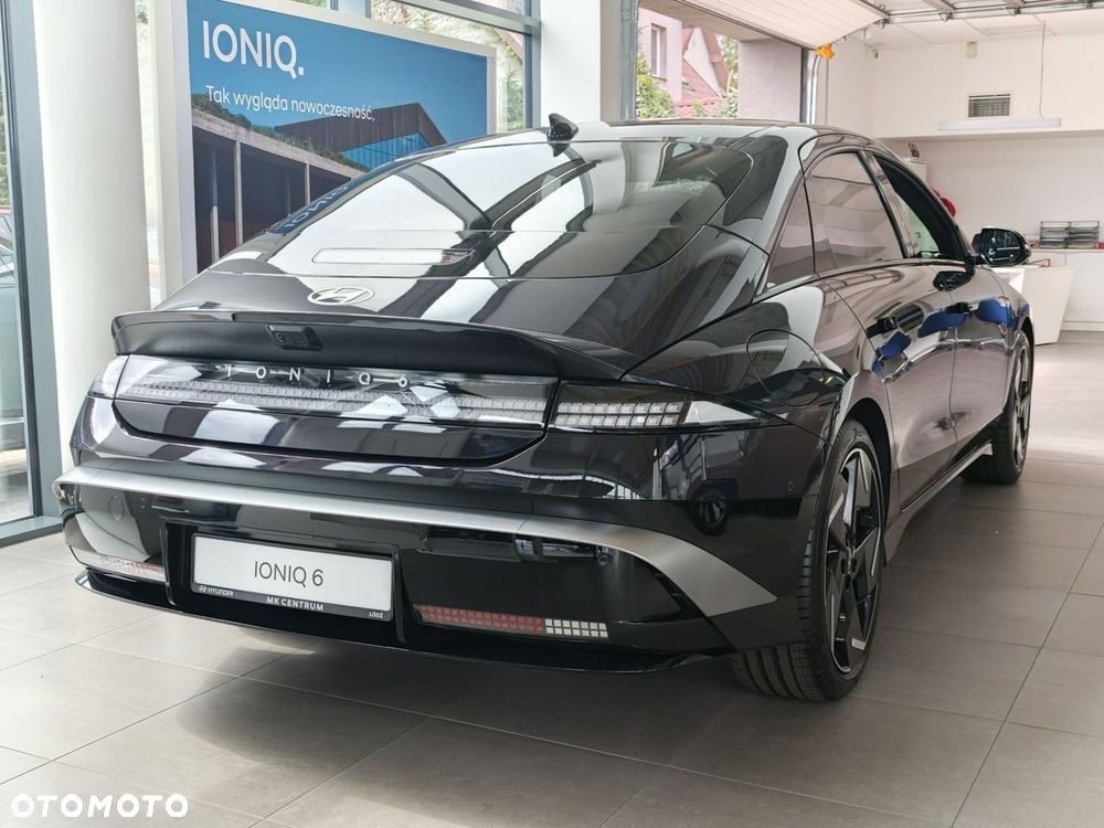 Hyundai IONIQ 6 - 5
