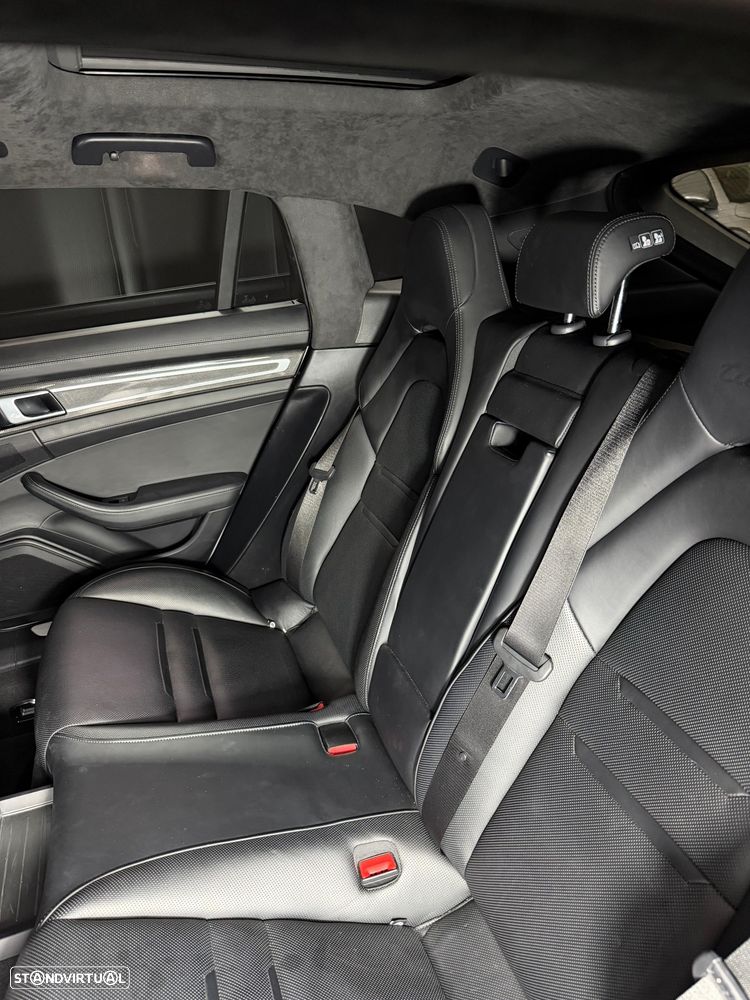Porsche Panamera Sport Turismo Turbo S E-Hybrid - 21