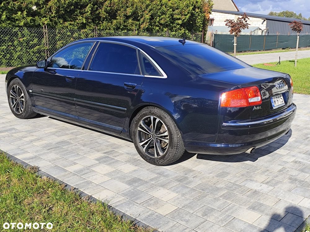 Audi A8 - 4