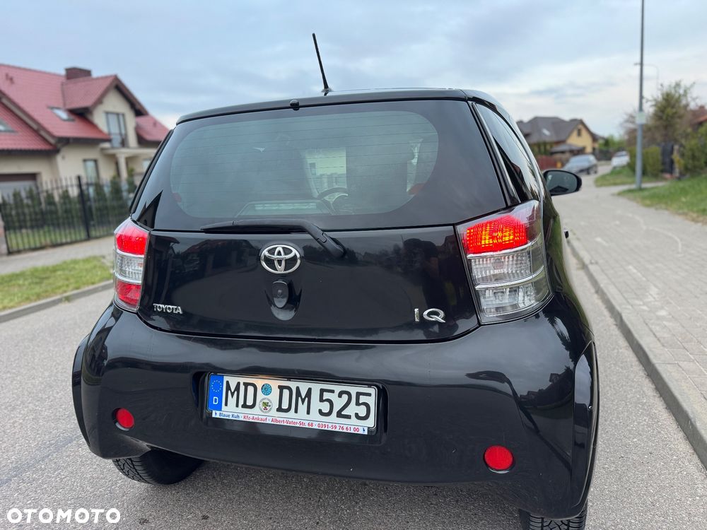 Toyota iQ 1.0 Multidrive + - 11