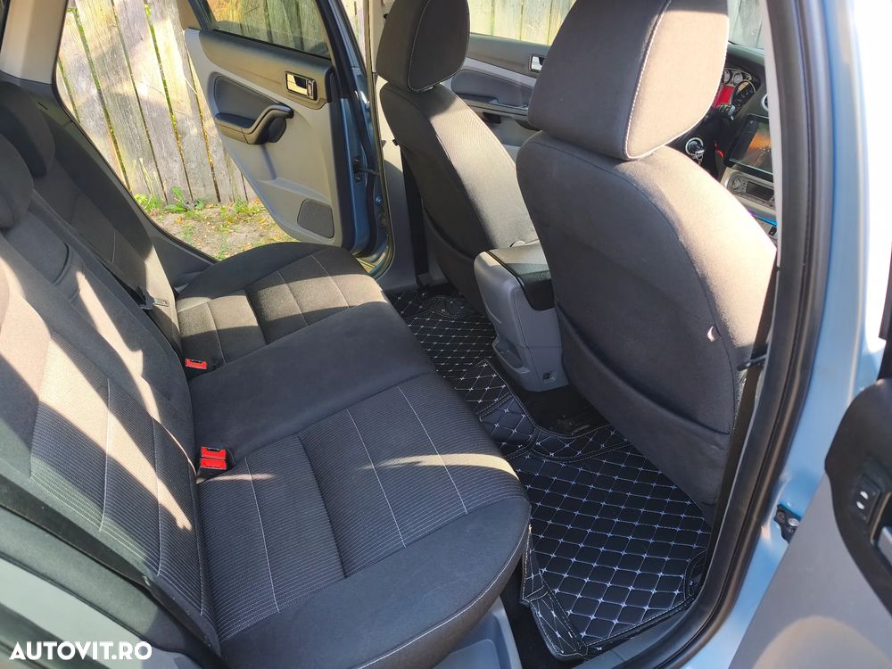 Ford Focus 1.6 TDCI DPF Titanium - 12