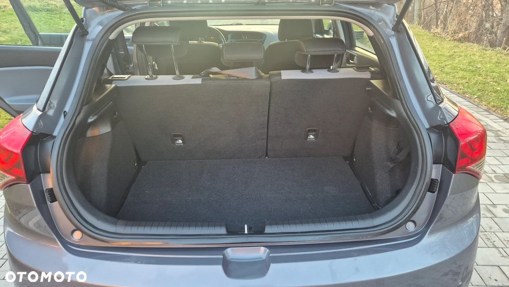 Hyundai i20 1.2 Intro Edition - 18