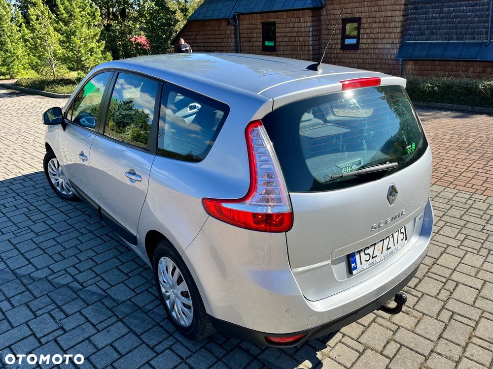 Renault Scenic dCi 110 Paris - 6