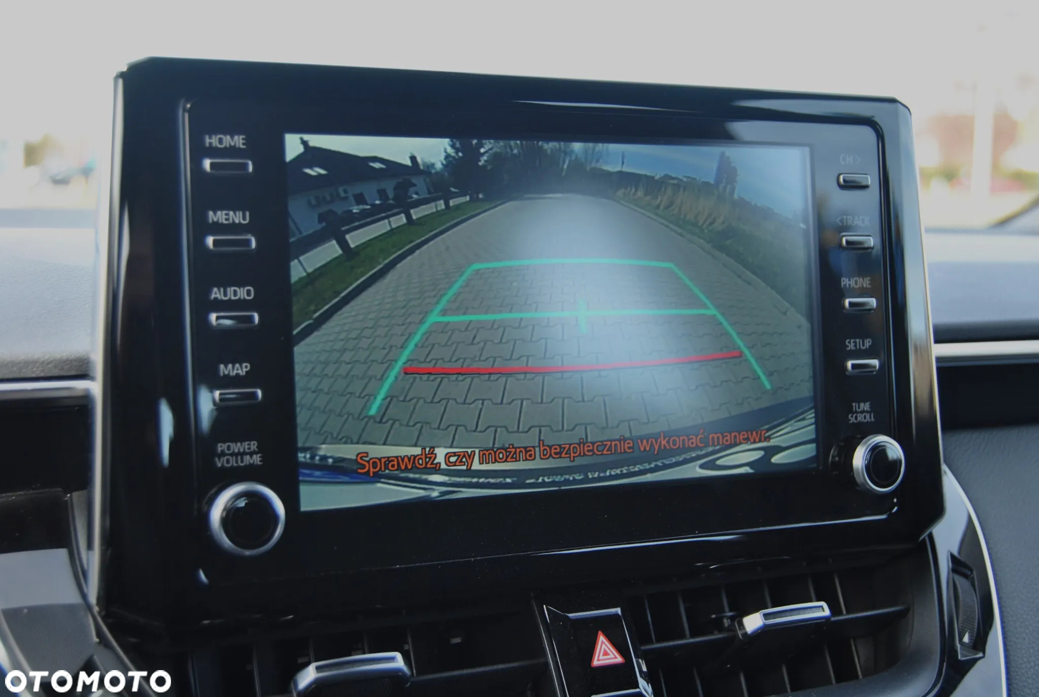 Toyota Corolla 2.0 Hybrid Touring Sports Business Edition - 12