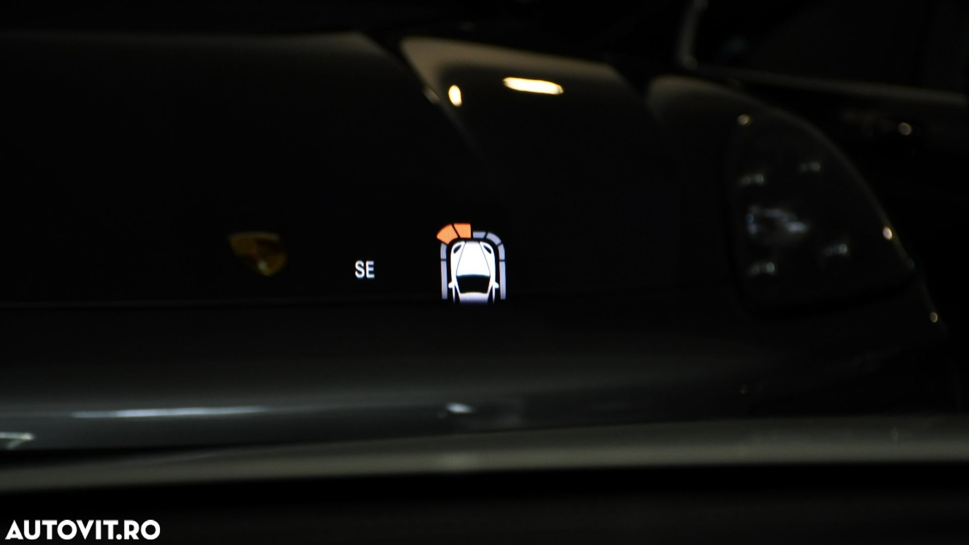 Mercedes-Benz E 300 4Matic 9G-TRONIC Exclusive - 31