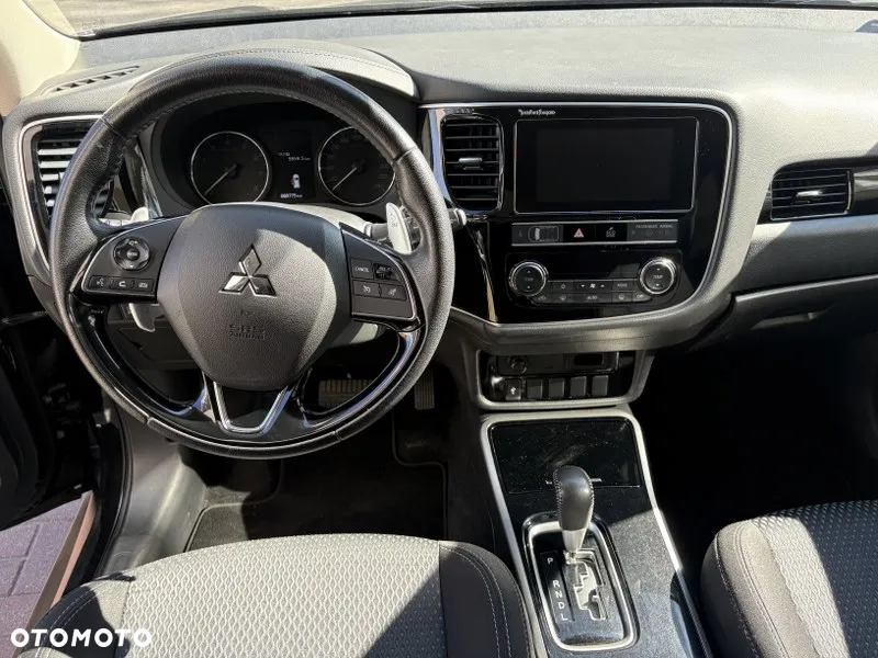 Mitsubishi Outlander 2.0 Intense + SDA 4WD CVT - 17