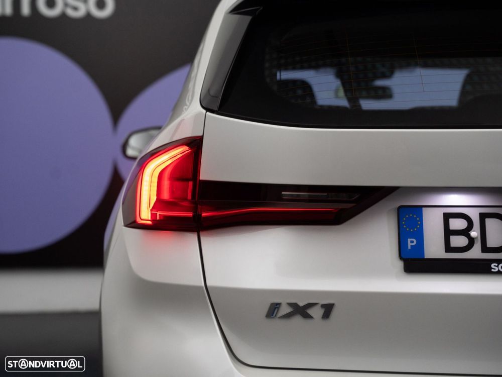 BMW iX1 xDrive30 - 11