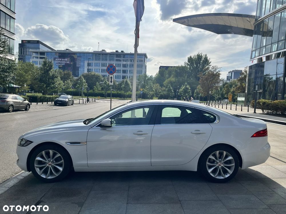 Jaguar XF 2.0 T Prestige - 4
