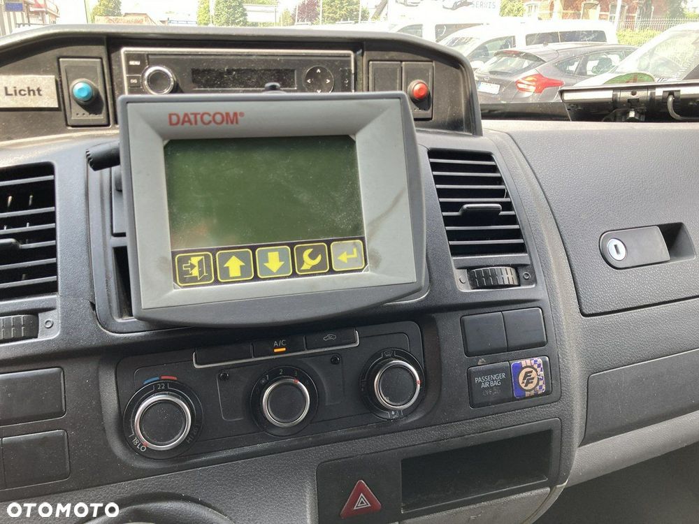 Volkswagen Transporter - 12