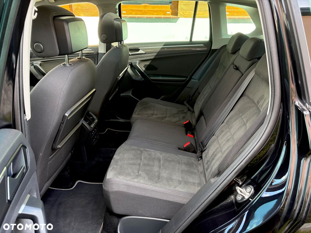 Volkswagen Tiguan 2.0 TDI SCR 4MotION DSG R-Line - 26