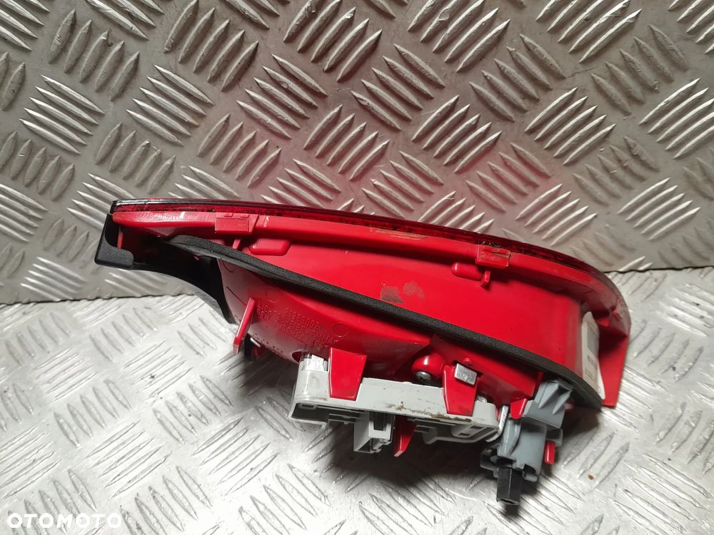 AUDI A4 B8 LAMPA PRAWA TYLNA PRWY TYŁ W KLAPE KOMBI 8K9945094 - 5
