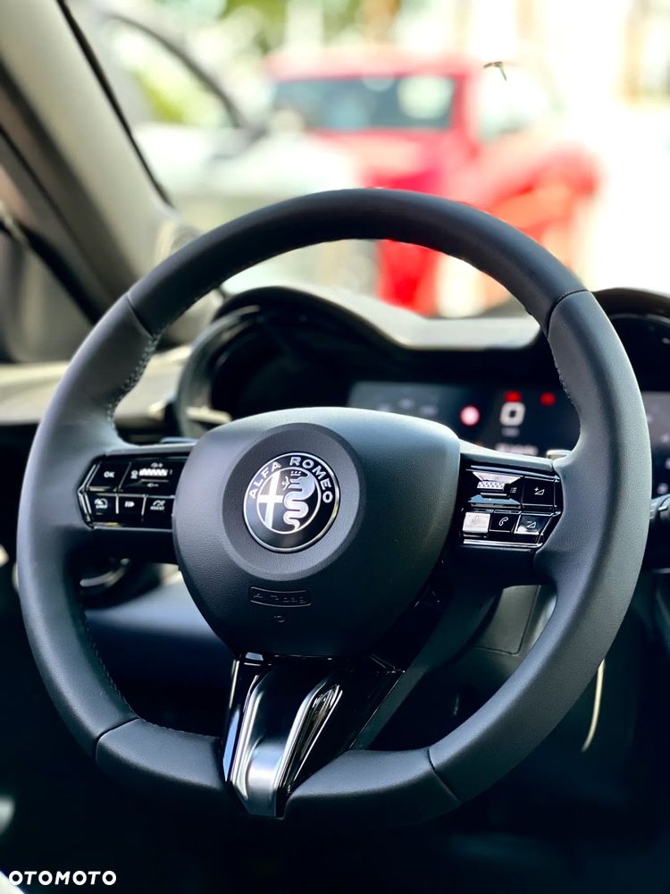 Alfa Romeo Junior 1.2 mHEV Ibrida eDCT - 14