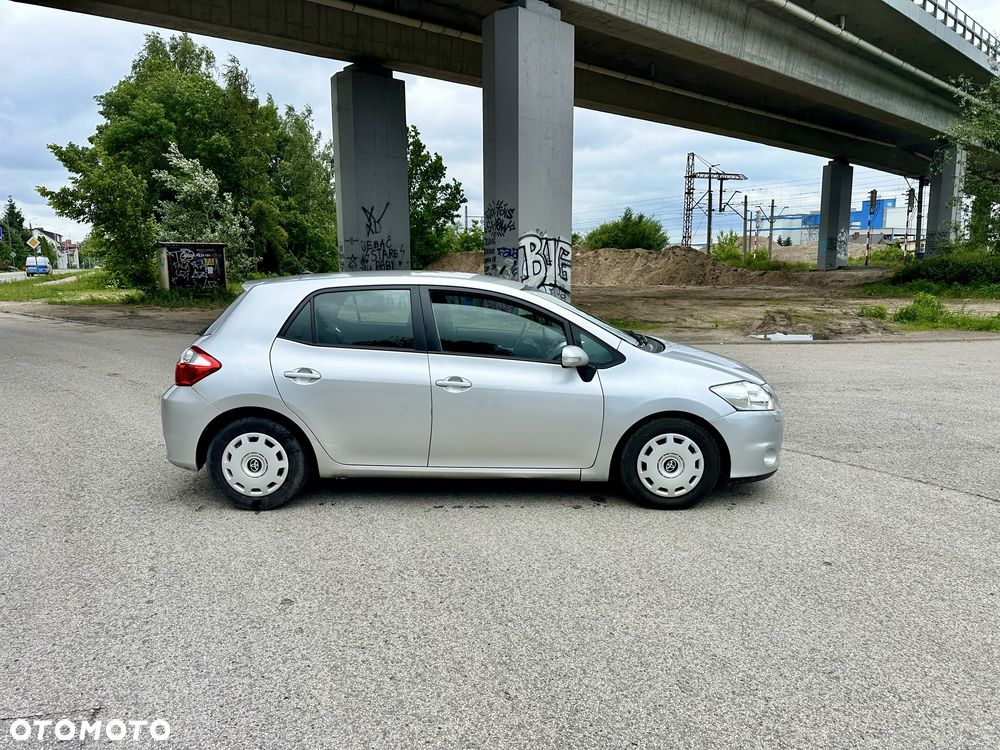 Toyota Auris - 4