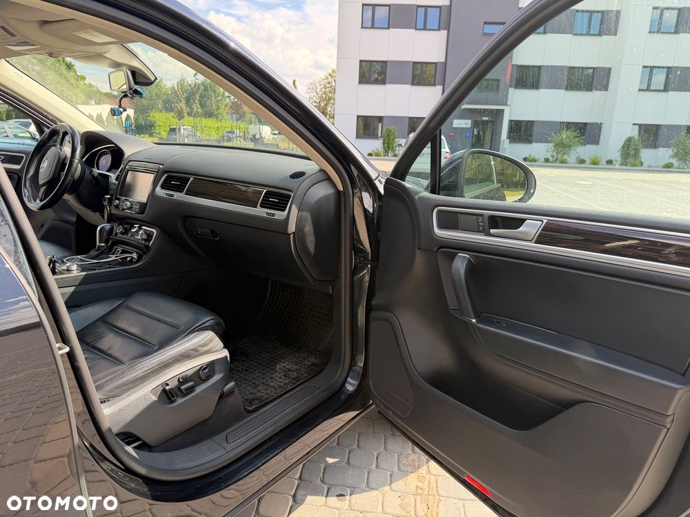 Volkswagen Touareg 3.0 V6 TDI BMT Business Line - 24