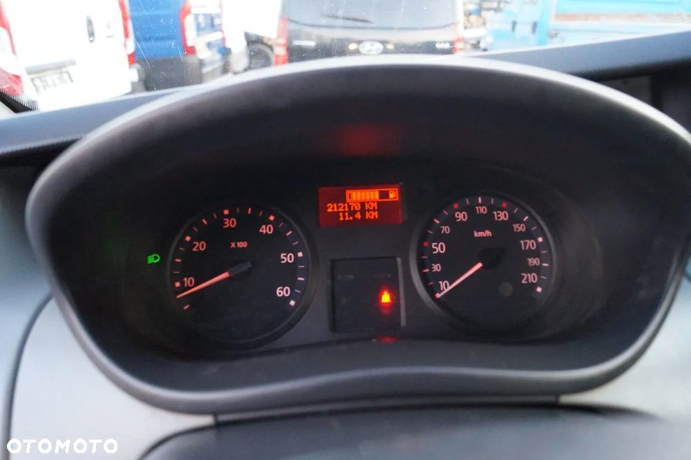 Renault Trafic - 16
