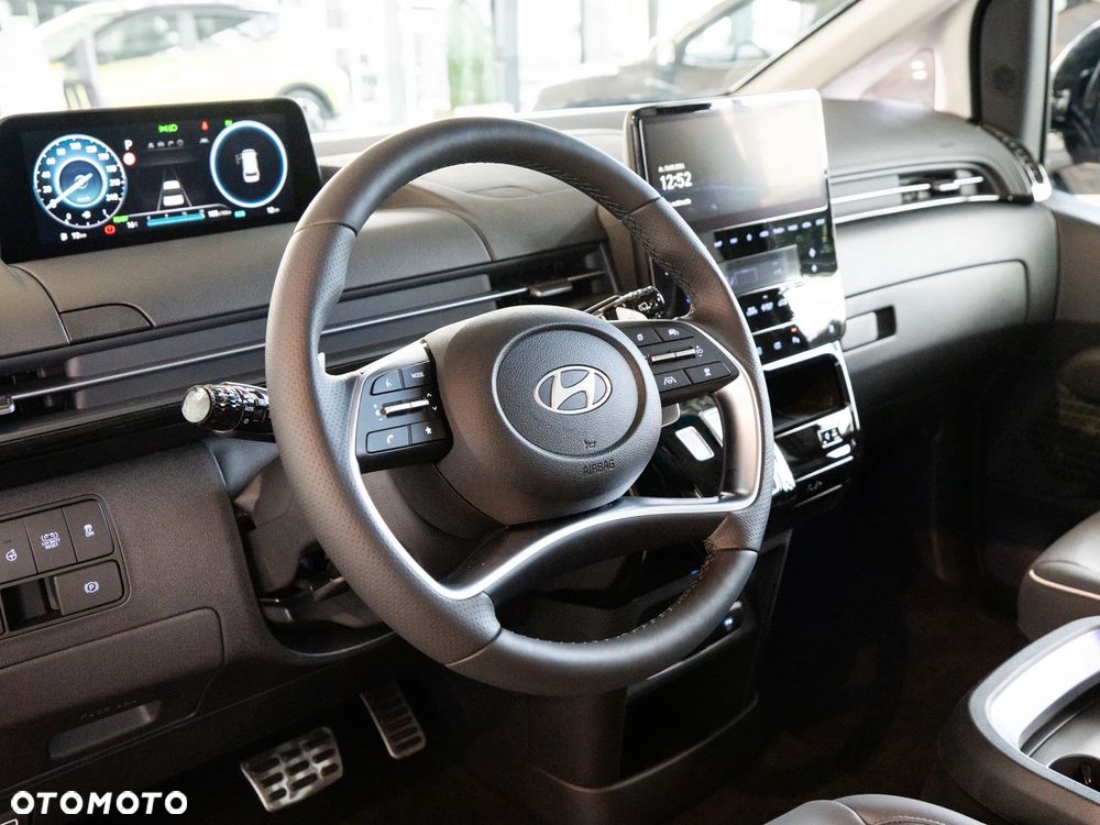 Hyundai Staria 1.6 T-GDI HEV Luxury - 13