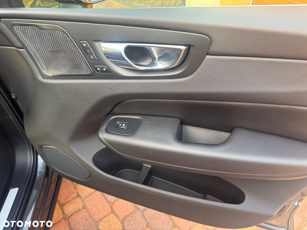 Volvo XC 60 B4 D Inscription - 19
