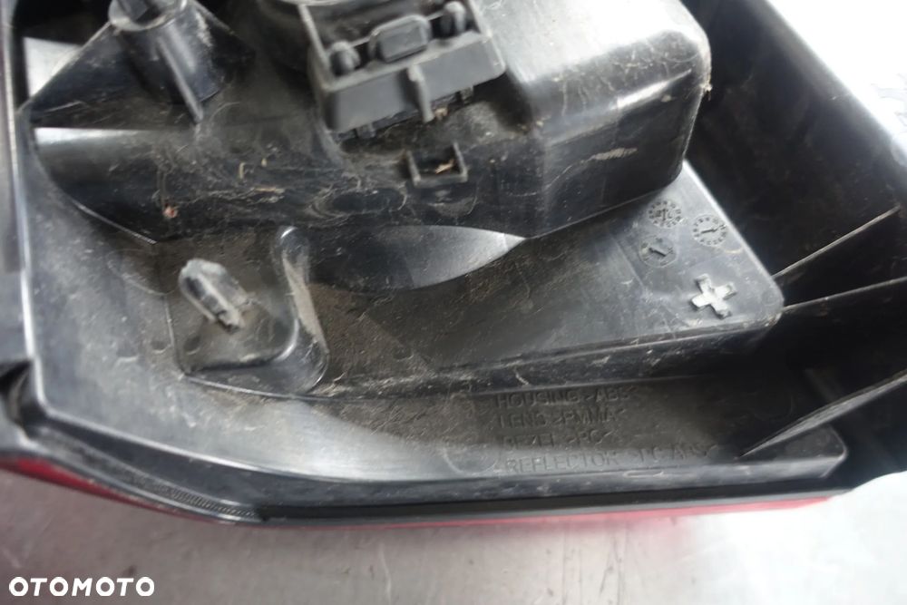 LAMPA TYLNA LEWY PRAWY TYŁ BERLINGO IV COMBO E - 8