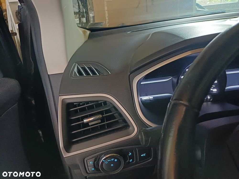 Ford Edge - 9