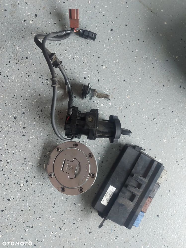 Honda VFR 1200 F DCT komputer zamki stacyjka wlew ecu zestaw startowy - 1