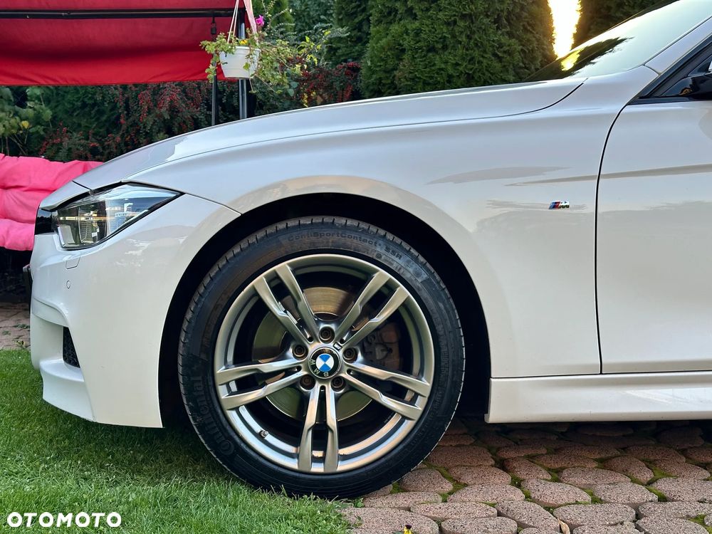 BMW Seria 3 330i M Sport - 4