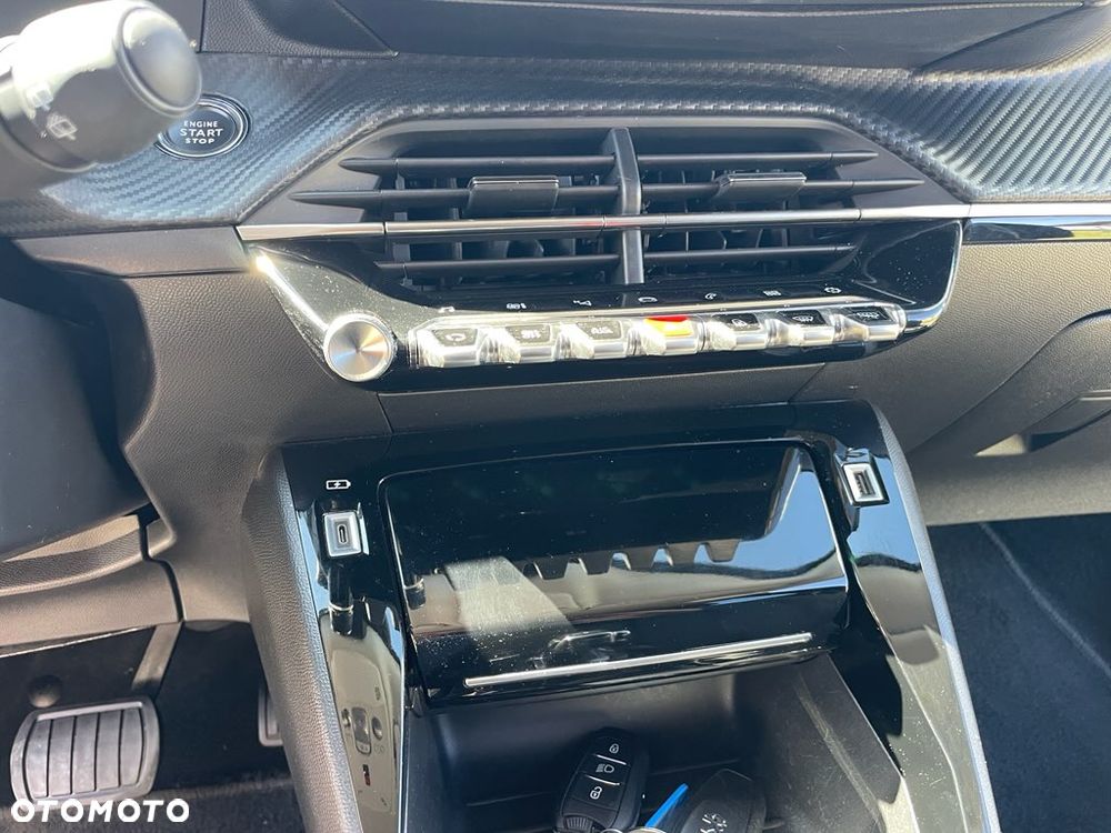 Peugeot 2008 - 21